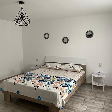 Camere De Inchiriat David Casa David Corbu Bagian luar foto